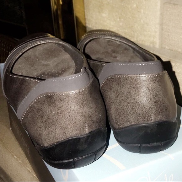 Women’s LifeStride Dig Flats - Picture 4 of 5